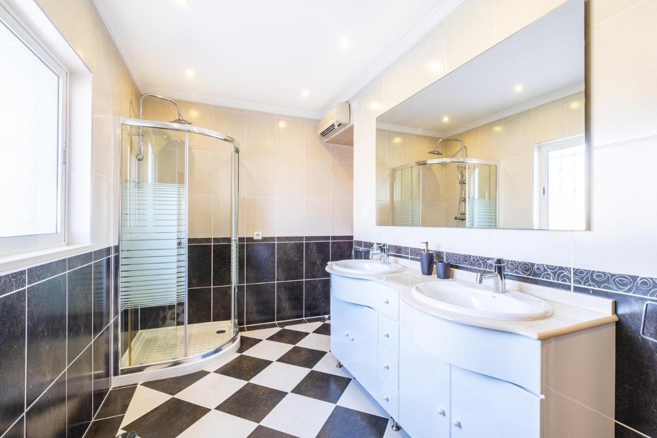 Villa Estrelicia - Pool - Free Wi-Fi - New In Booking Loule Luaran gambar